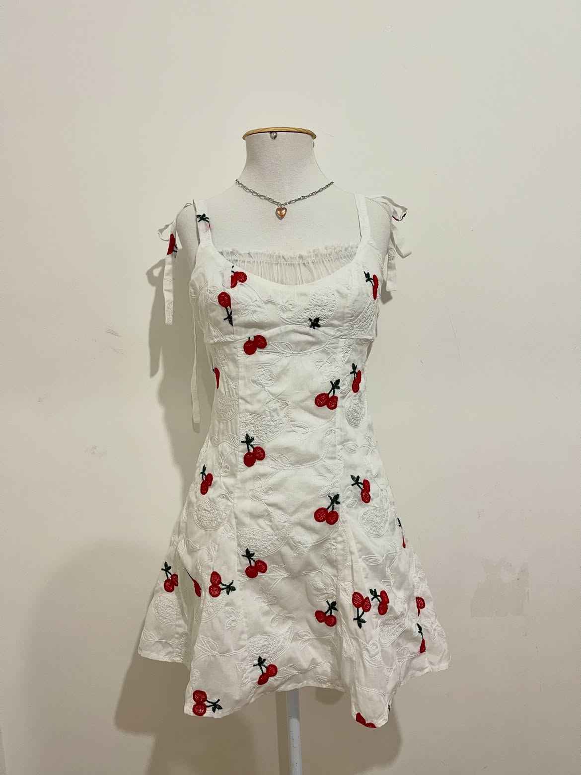 Vestido Branco Cereja P/M