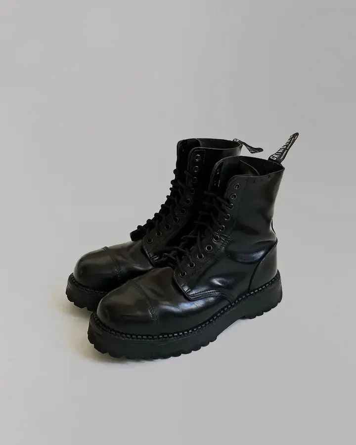 Bota Plataforma Grinders Couro Preta