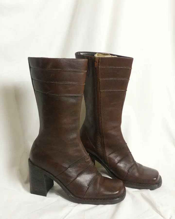 Bota de Couro Salto Grosso Bico Quadrado
